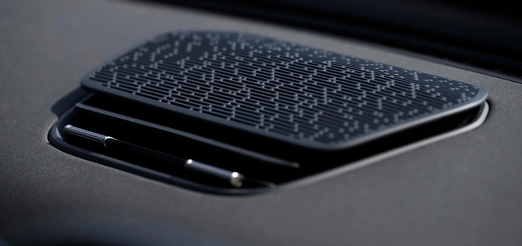 Close up of OMODA 7 features