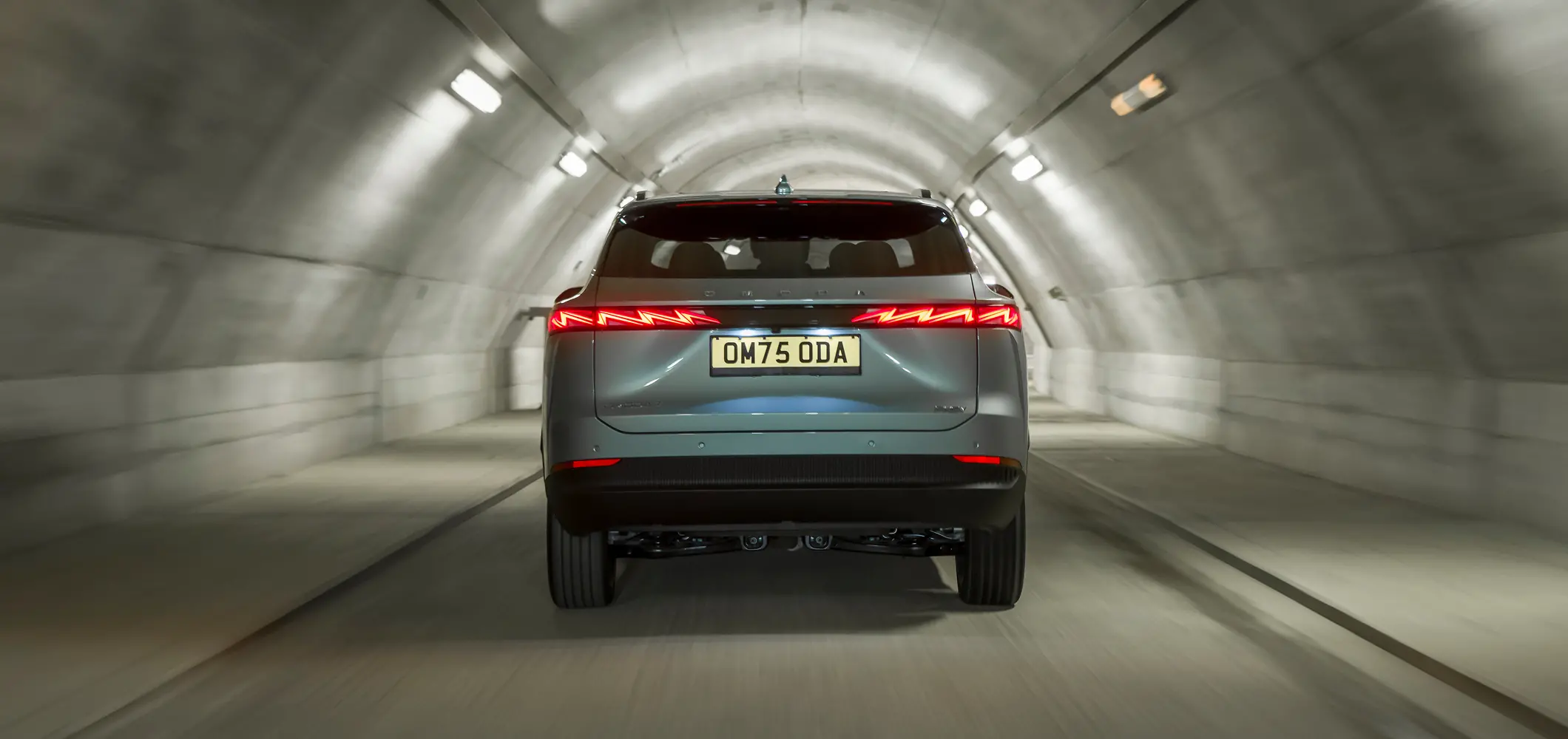 Rear of OMODA 7 with break lights present