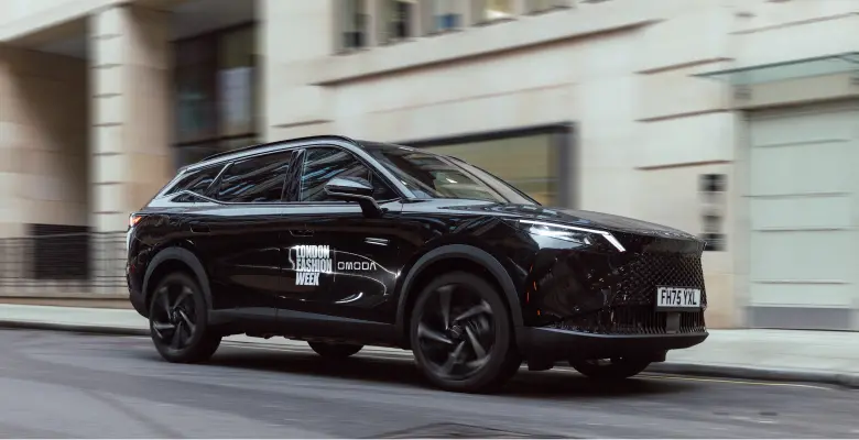 OMODA 7 TAKES CENTRE STAGE WITH DYNAMIC LONDON FASHION WEEK DEBUT